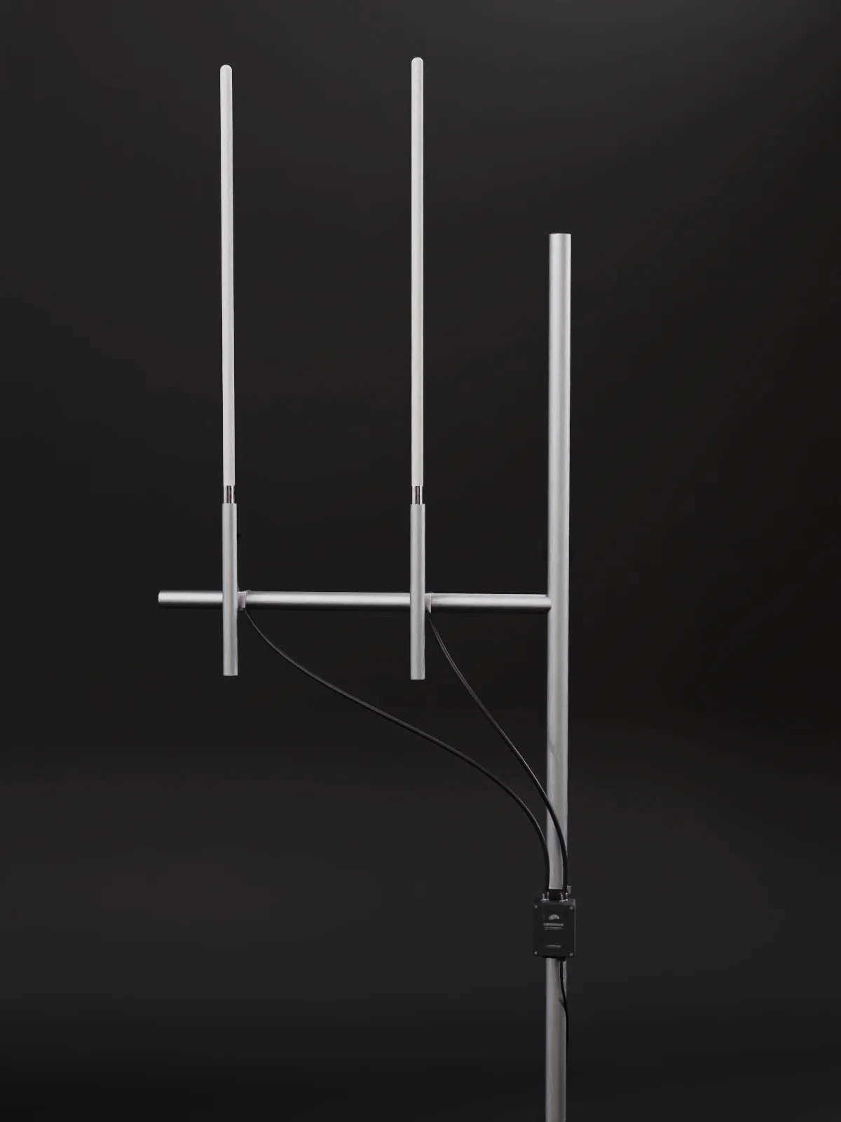 LOOKOUT RT-1 tower Remote ID receiver with high-gain antennas